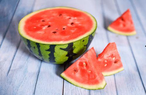 瓜吃甜还是吃咸,甜瓜还是咸瓜，你更偏爱哪一种？