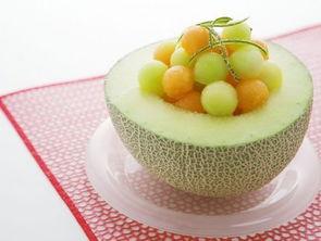 suna吃哈密瓜,Suna畅享哈密瓜美味时光