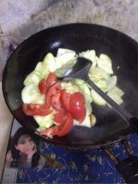 茄瓜和蕃茄能一起吃,营养互补的神奇组合